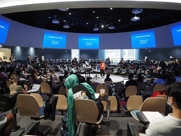 Student Success Center Large Lecture Hall - Round Room, full classroom